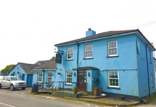 L207 : CHARMING 18th CENTURY COUNTRY FREEHOUSE, HOLIDAY FLATS & FARM SHOP